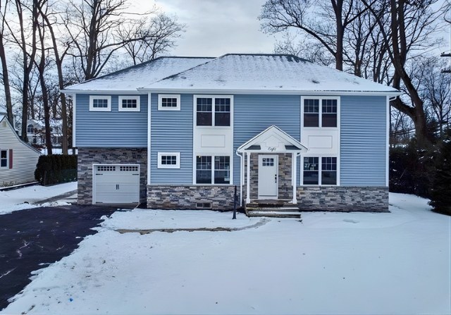 8 Colonial Rd