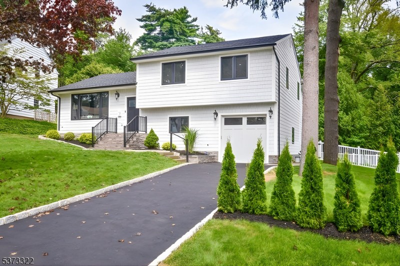 1 Harrison Ct